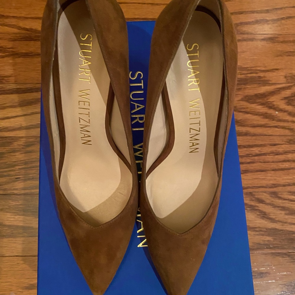 Stuart Weitzman Anny Pumps - Coffee Size 6. Good condition.